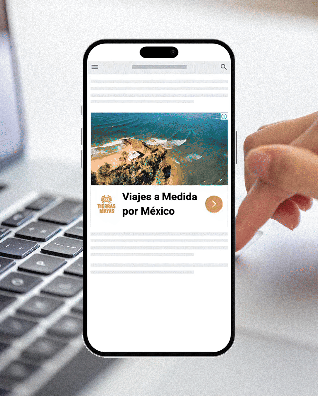 Especialista en Google Ads gestionando campañas